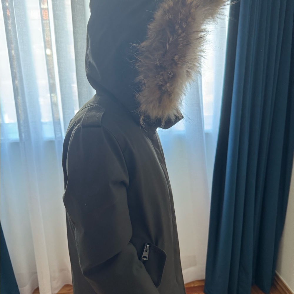 Mackage Girl down jacket. Size 8 - Picture 3 of 14